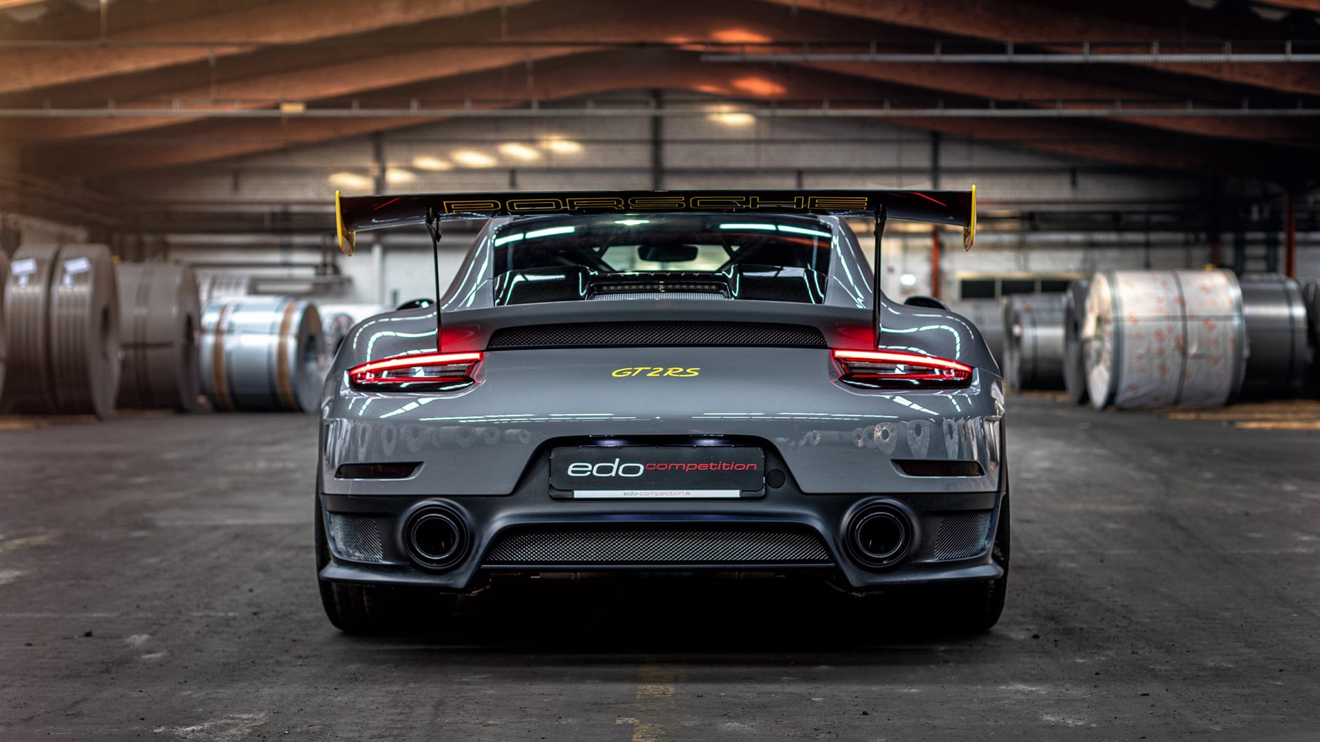 足球进驻电商平台拓展商品变现路径,足球产业怎么赚钱