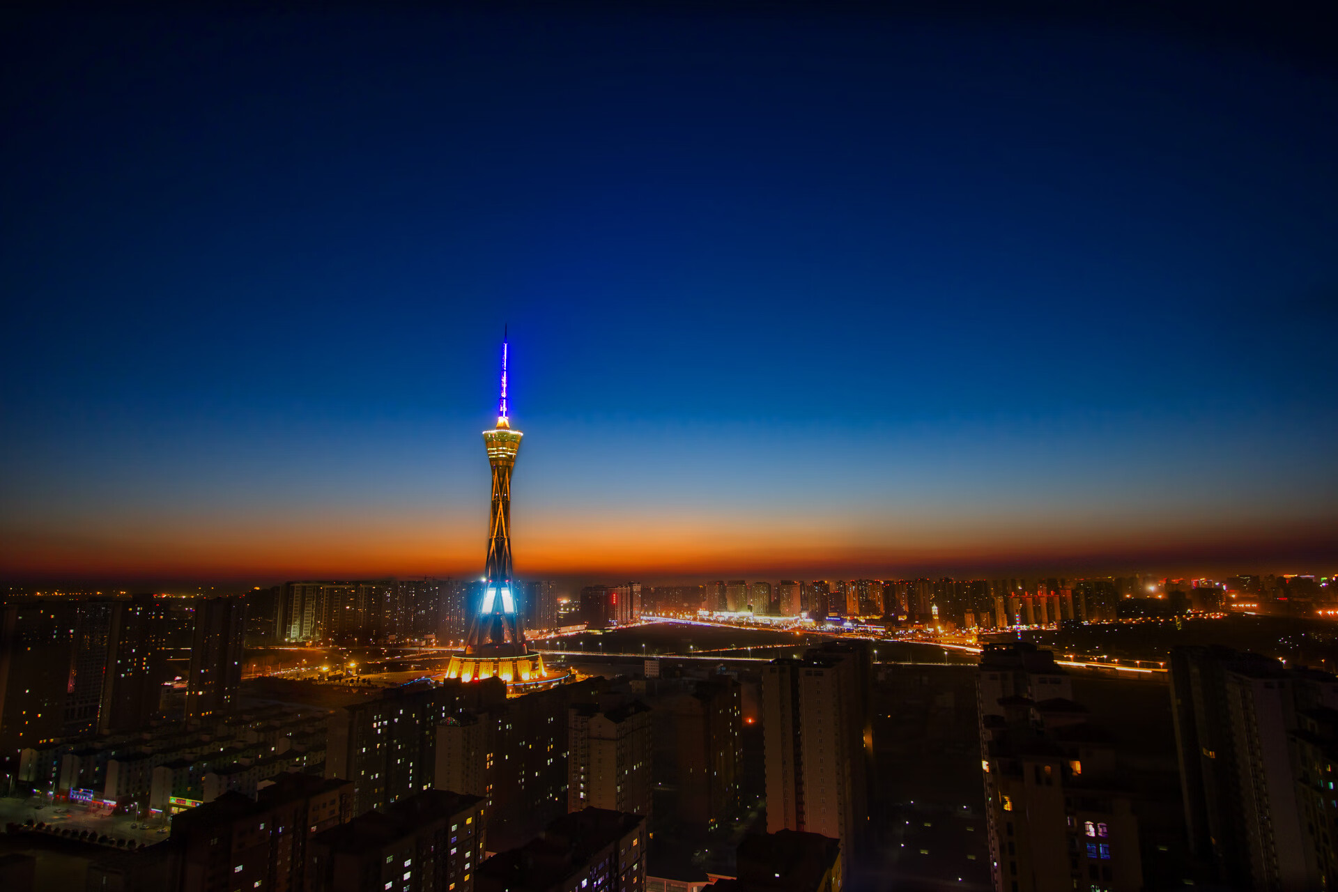 尼克斯翻盘热火,全明星赛前哨战中布伦森连续抢断建功,布鲁克林和尼克斯