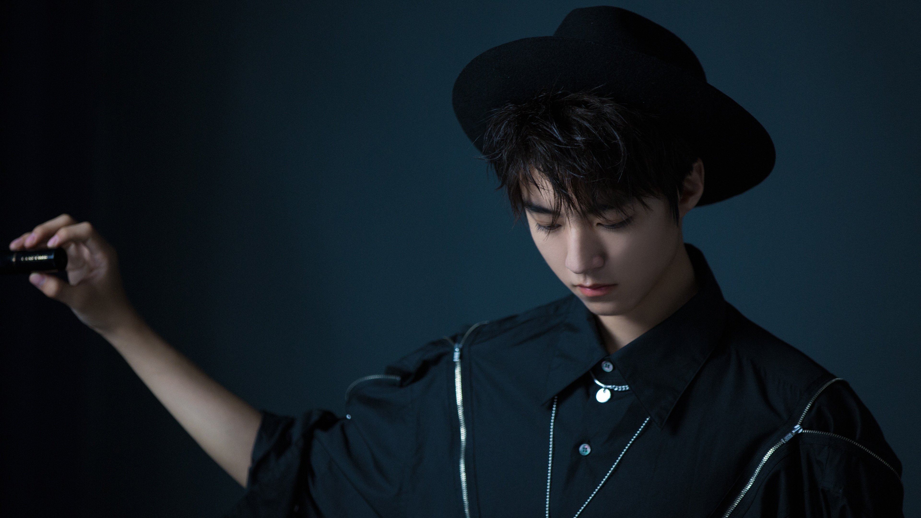 豪门球队巅峰对决,比赛激烈升级引人关注,豪门联赛